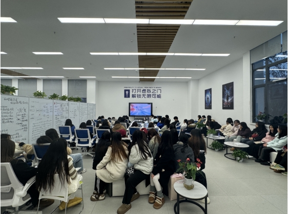 人文与旅游学院举办裸眼3D应用技术分享活动