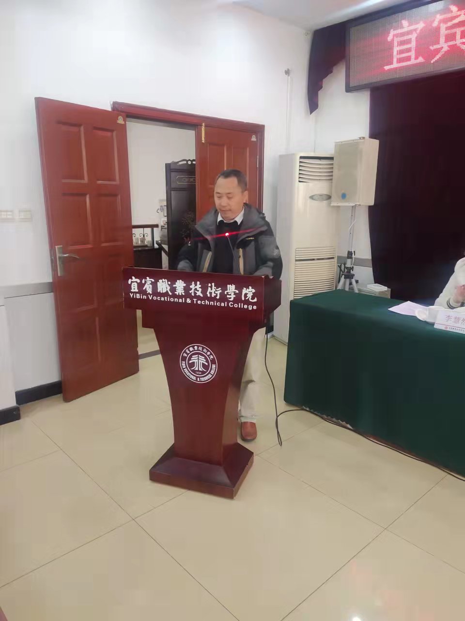 3938c04fefc82bd385400cb0c807d33